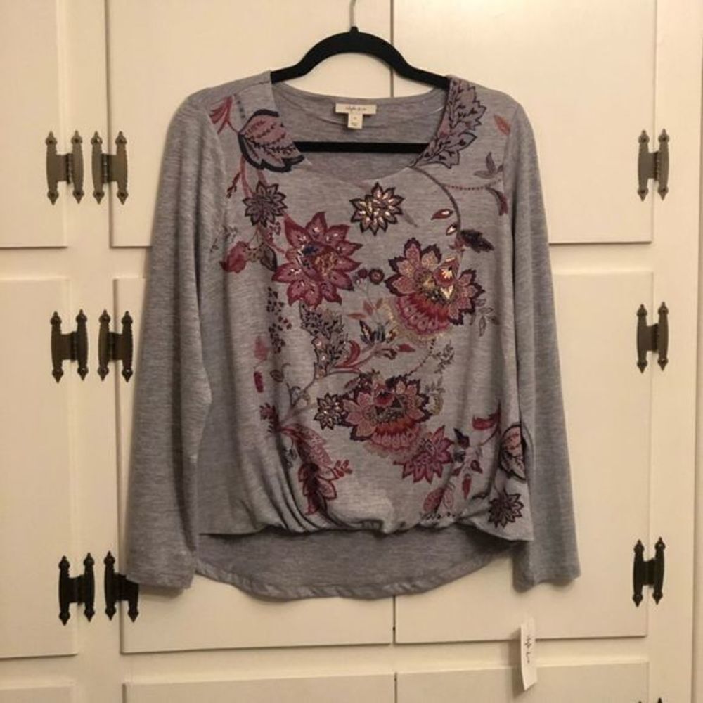 Style & Co Embracing Fleur Gray Top (Small) - Picture 5 of 10